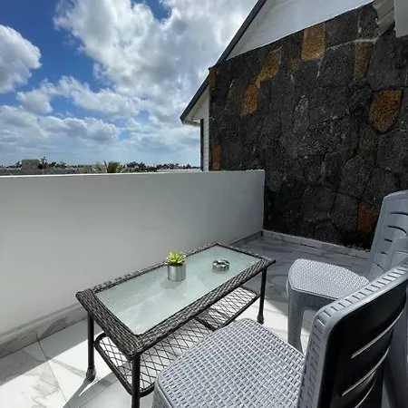 Cozy 3-Bedroom Townhouse, 10Mins Walk To Beach - Rv6 Grand-Baie Exterior photo