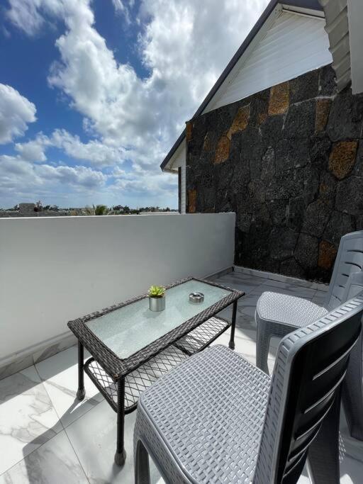 Cozy 3-bedroom Townhouse, 10mins Walk To - Rv6 *