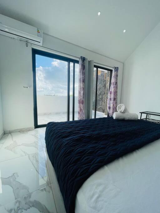 Cozy 3-bedroom Townhouse, 10mins Walk To - Rv6 Grand Baie