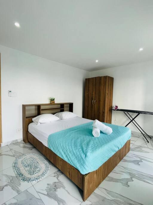 Appartamento Cozy 3-bedroom Townhouse, 10mins Walk To - Rv6 *