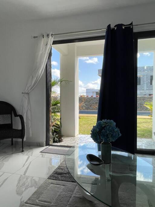 Cozy 3-bedroom Townhouse, 10mins Walk To - Rv6 Grand Baie